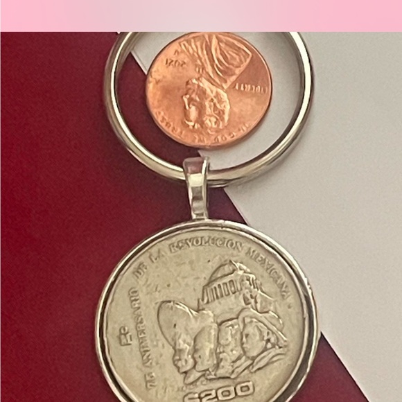 Mexico Coin Keychain - Picture 4 of 5